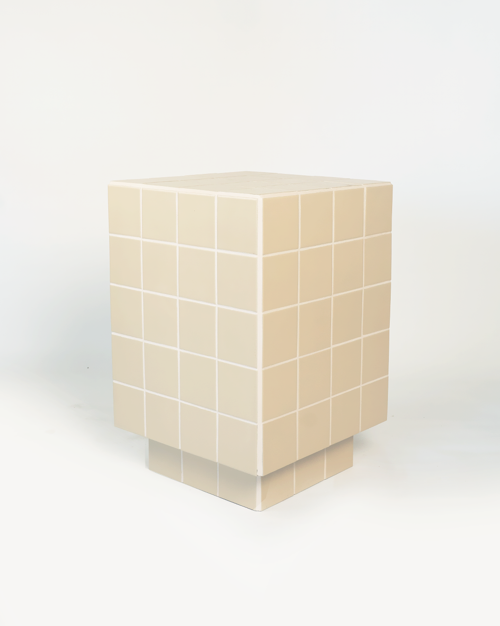 The Arlo · Sand